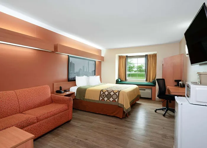 Super 8 By Wyndham West 2*