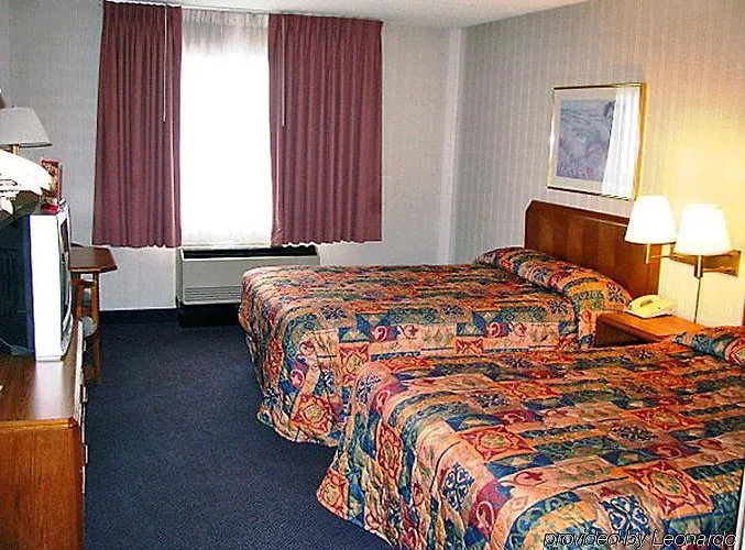 Hotel Super 8 By Wyndham West 2*