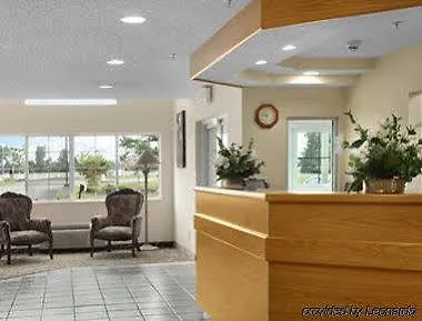 Super 8 By Wyndham West Hotel 2*